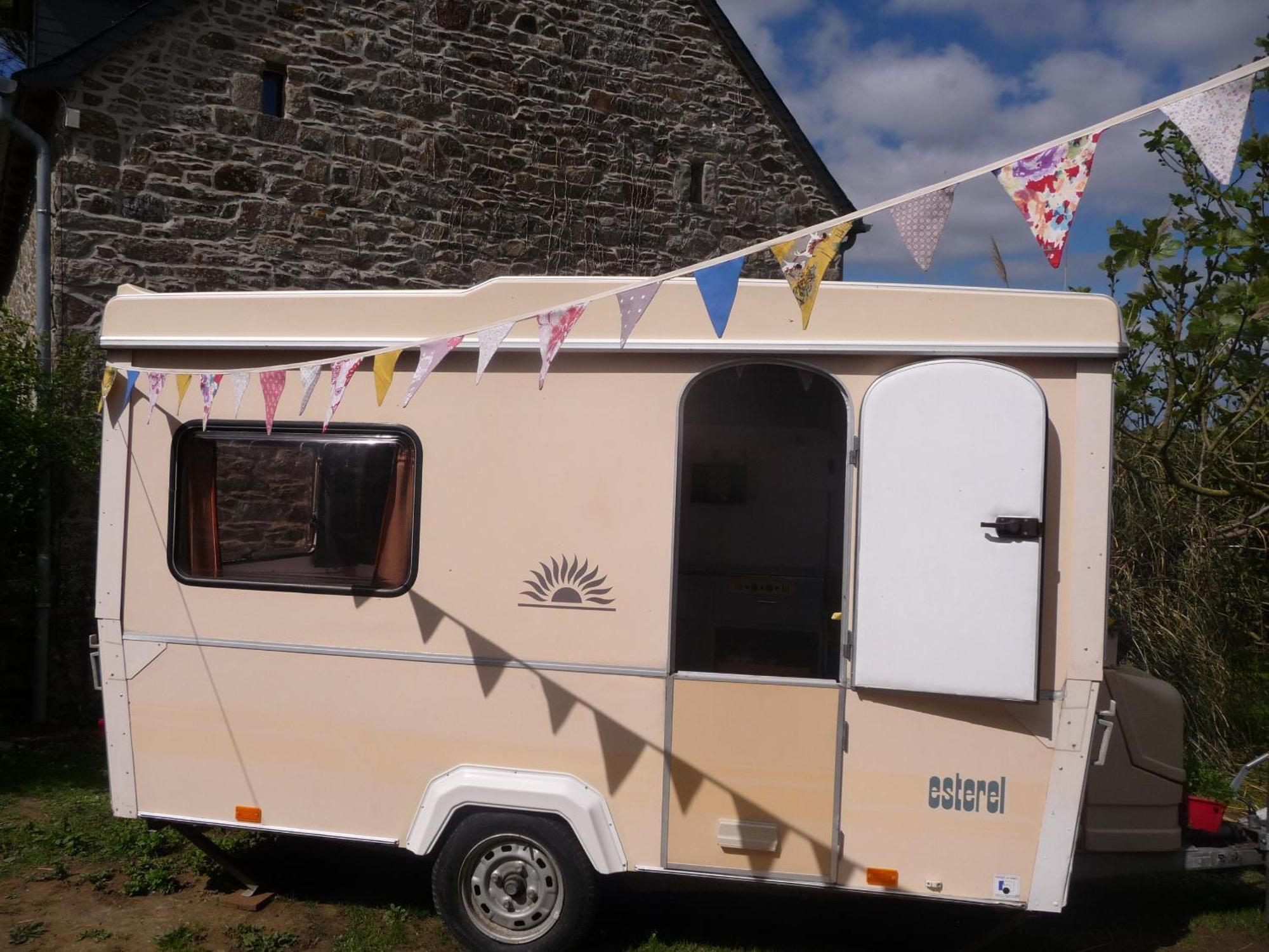 Bretagne Chambre D'Hotes Suite 53M2 Et Caravane Vintage Avec Cuisine Et Salle De Bains Privees Brittany B&B 53M2 Suite And Vintage Caravan Glamping With Private Kitchen And Bathroom Pleumeur-Gautier ภายนอก รูปภาพ