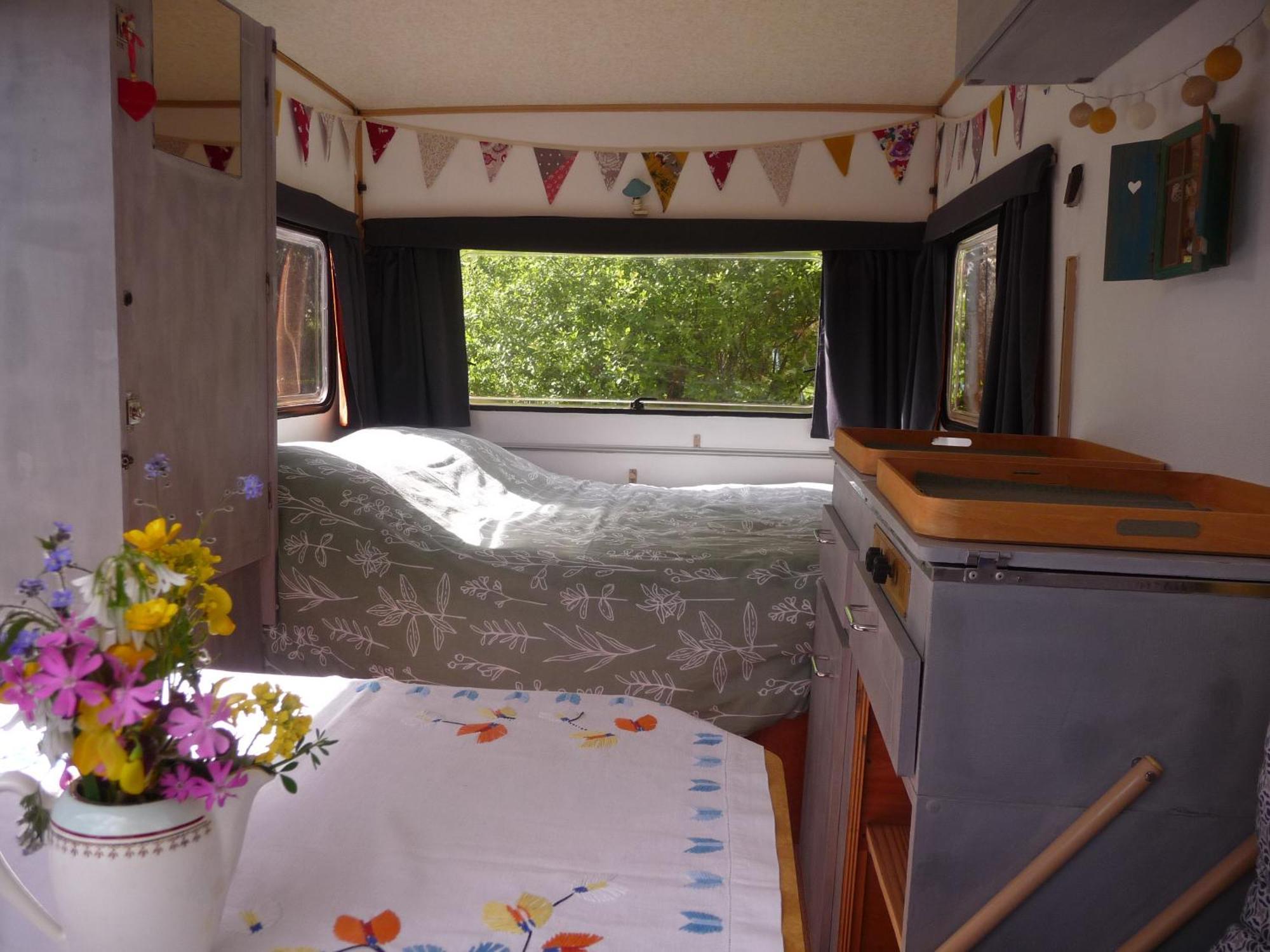 Bretagne Chambre D'Hotes Suite 53M2 Et Caravane Vintage Avec Cuisine Et Salle De Bains Privees Brittany B&B 53M2 Suite And Vintage Caravan Glamping With Private Kitchen And Bathroom Pleumeur-Gautier ภายนอก รูปภาพ