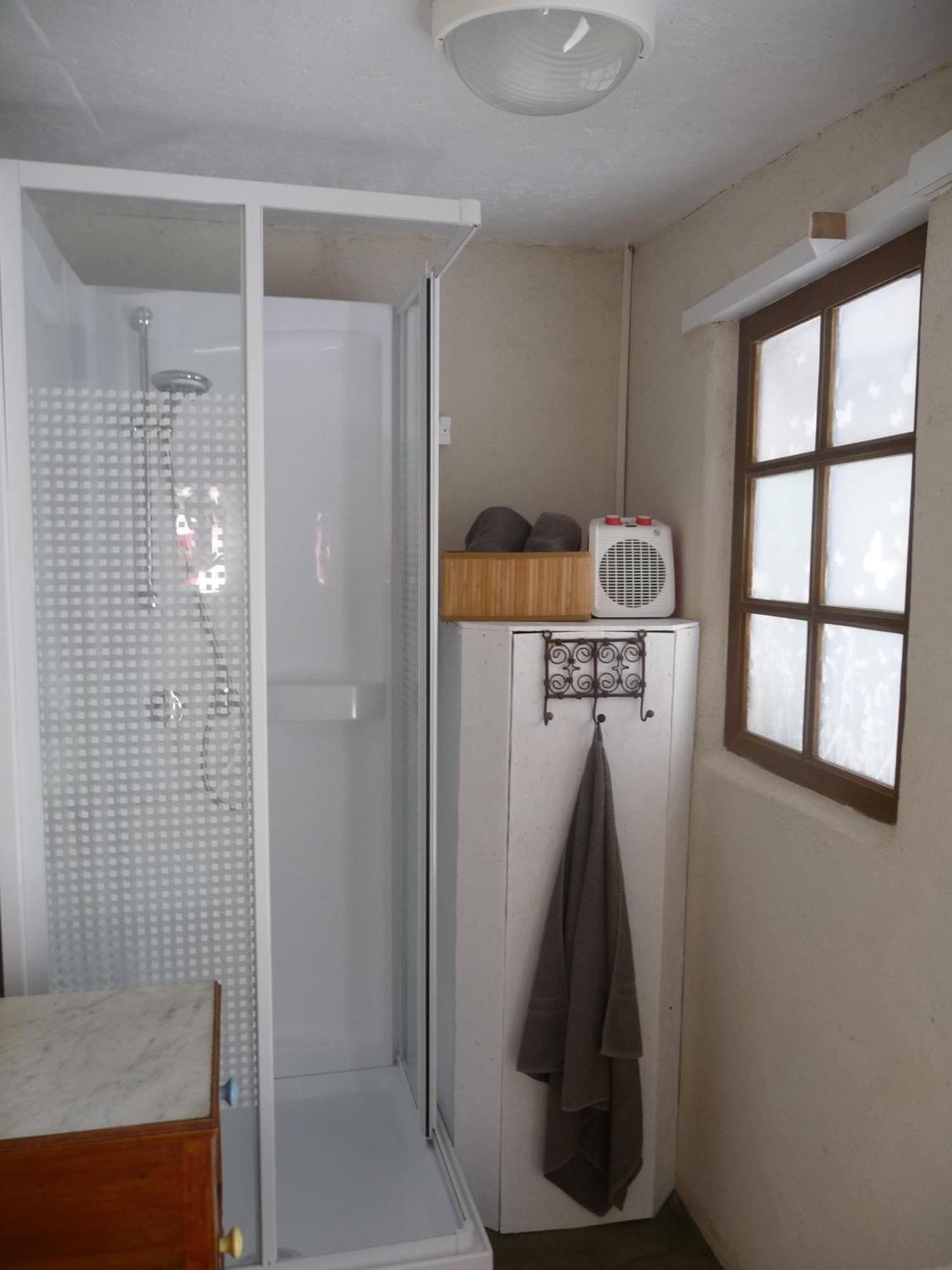 Bretagne Chambre D'Hotes Suite 53M2 Et Caravane Vintage Avec Cuisine Et Salle De Bains Privees Brittany B&B 53M2 Suite And Vintage Caravan Glamping With Private Kitchen And Bathroom Pleumeur-Gautier ภายนอก รูปภาพ